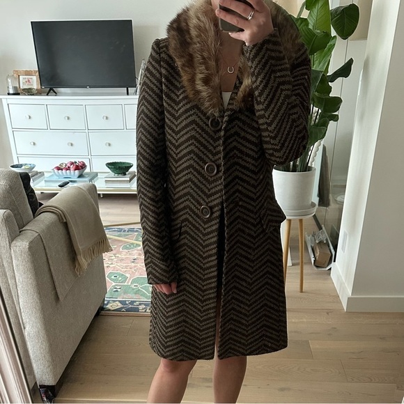 vintage frenchi chevron patterned coat with fur collar - Picture 1 of 10